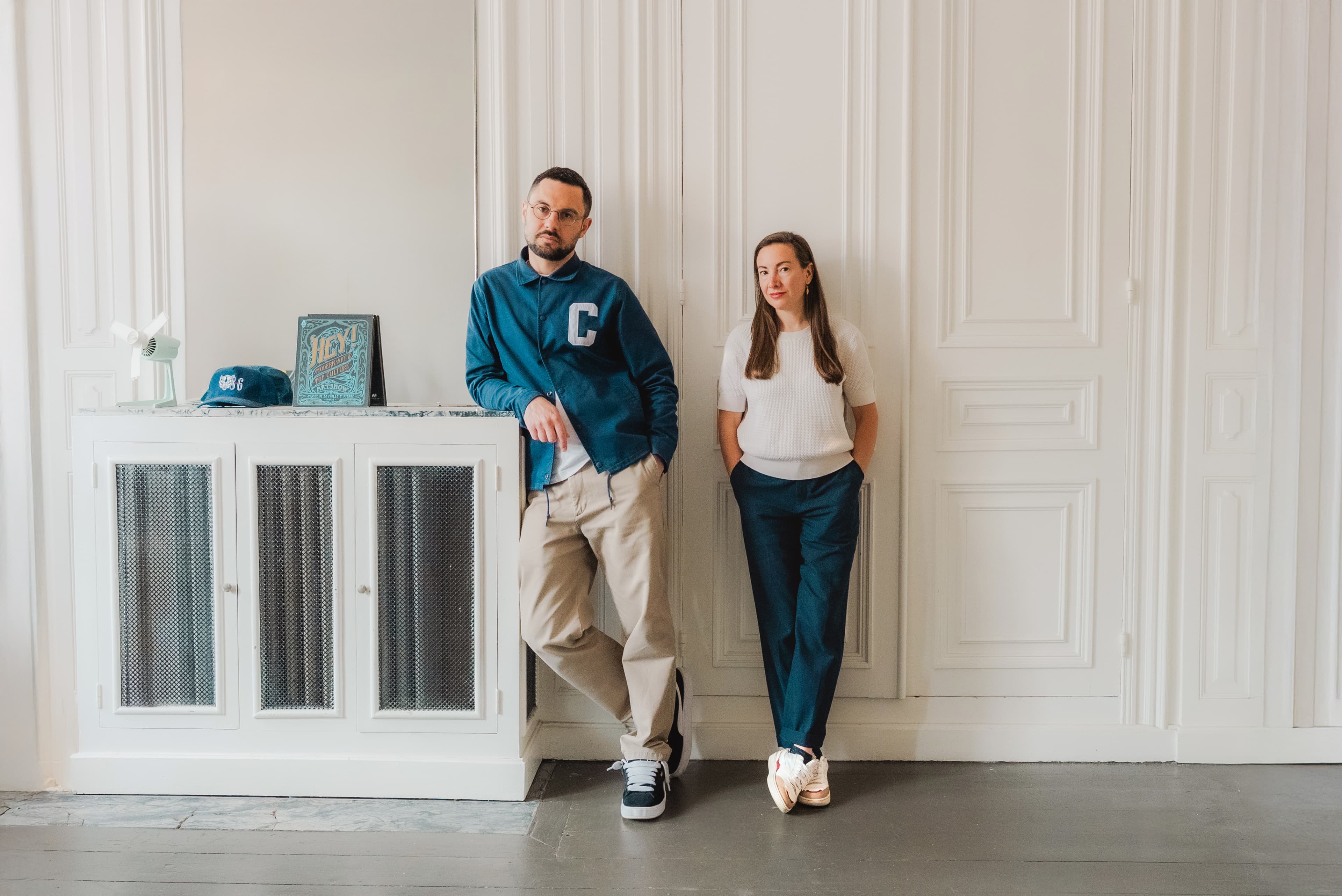 Portrait des co-fondateurs du studio Les Humains, Amandine Uberti et Jérôme Alizard, spécialistes de la création vidéo par intelligence artificielle à Lille.